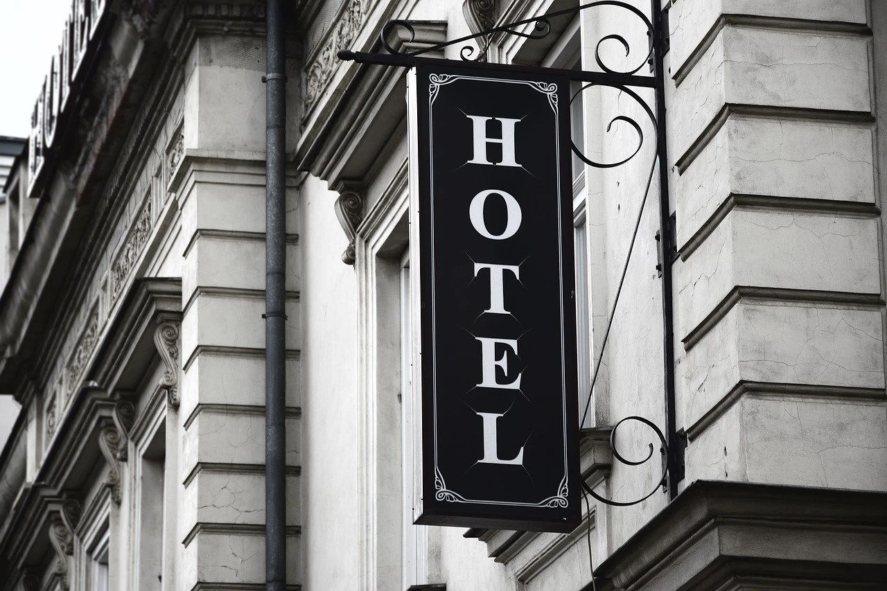 Gestión Efectiva de un Hotel de 100 Habitaciones